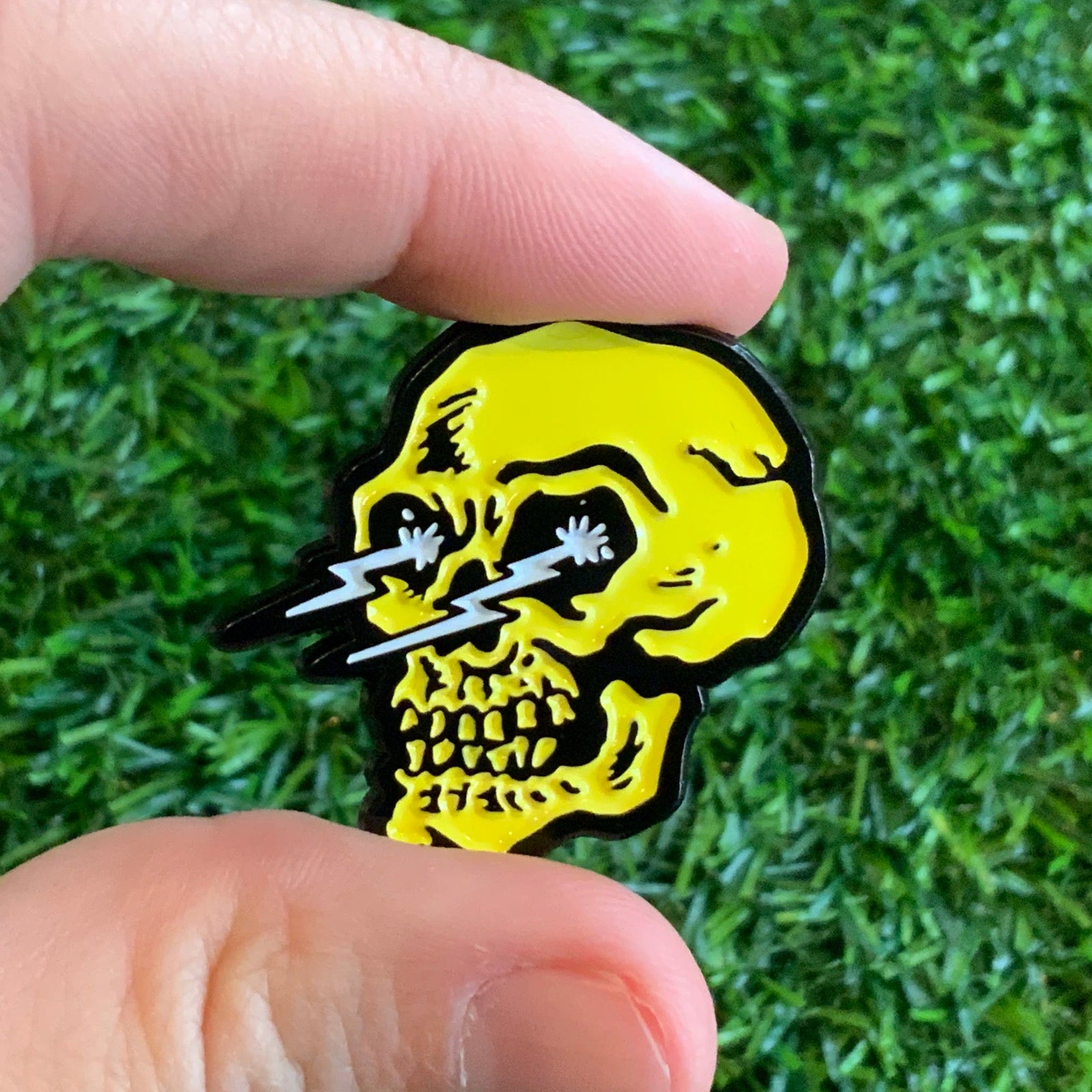 Odd Mart Lightning Bolt Skull pin